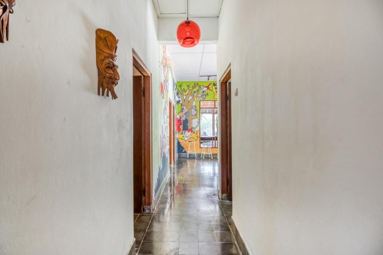 Reddoorz Hostel @ Kotagede Yogyakarta Buitenkant foto